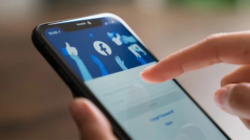 Vi phạm chính sách và tiêu chuẩn cộng đồng của Facebook