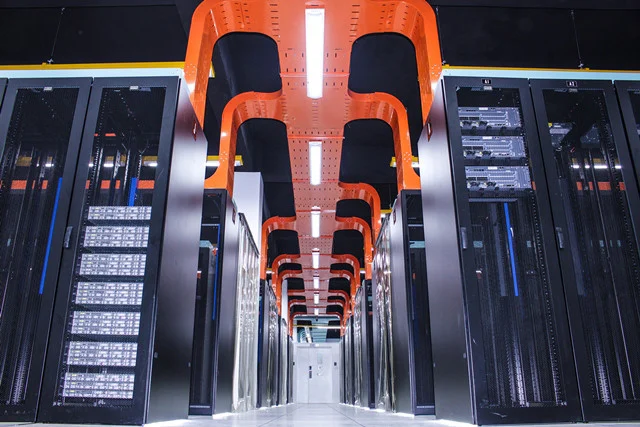 Dãy tủ rack tại Data Center FPT